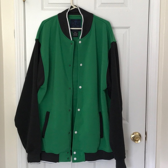 Royal Blue - Men’s Green and Black Snapped Down Jacket. 100% Polyester. Size 5XL - Picture 2 of 13